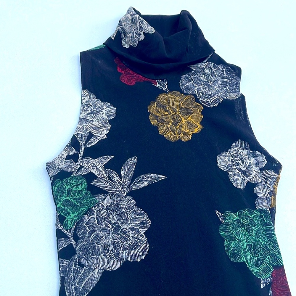 Petit Pois By Viviana G Floral Neck Top